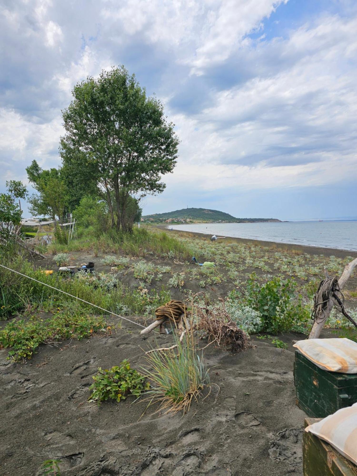 Beachfront Caravans Hotel Черноморец Екстериор снимка