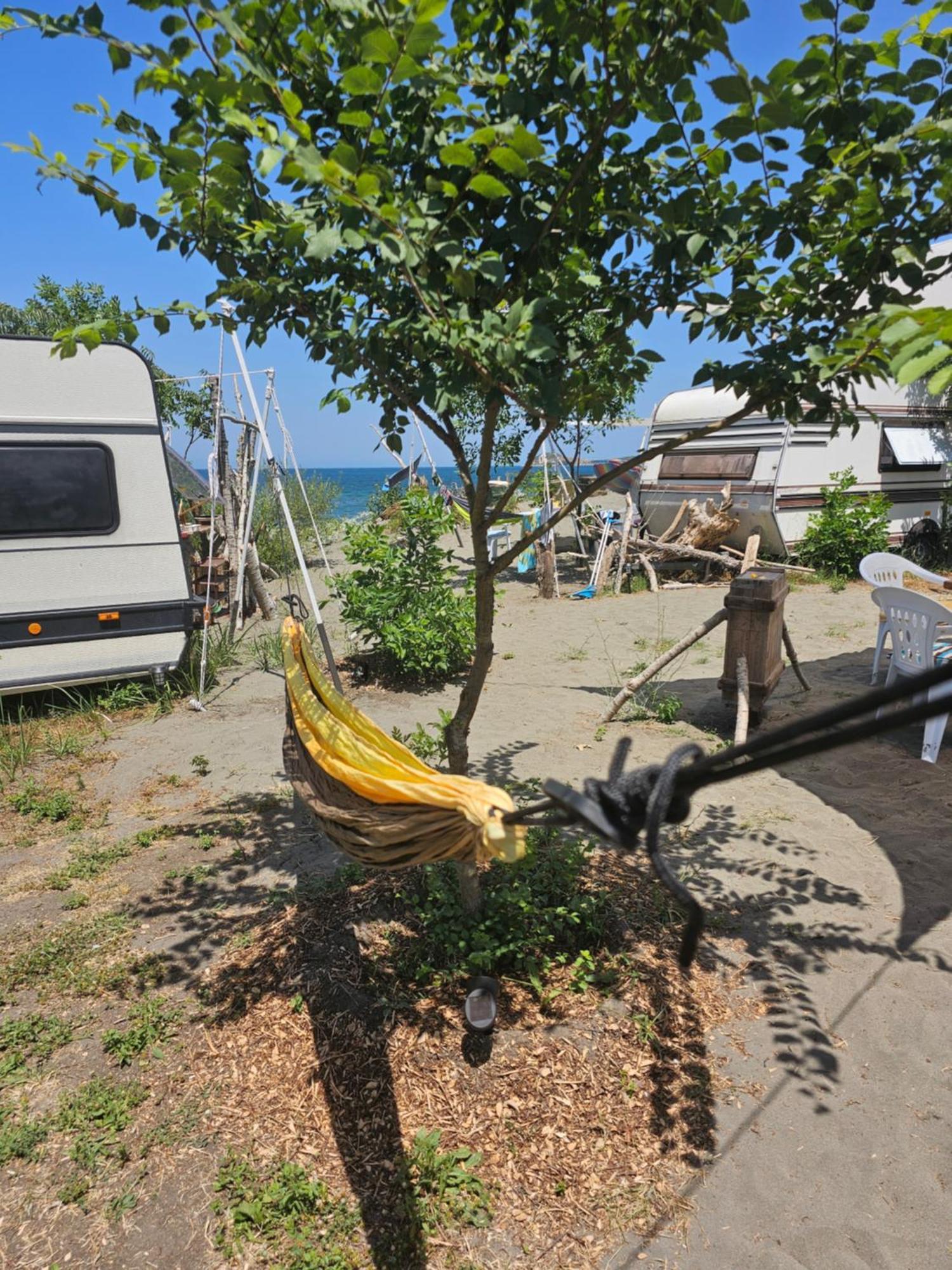 Beachfront Caravans Черноморец Екстериор снимка
